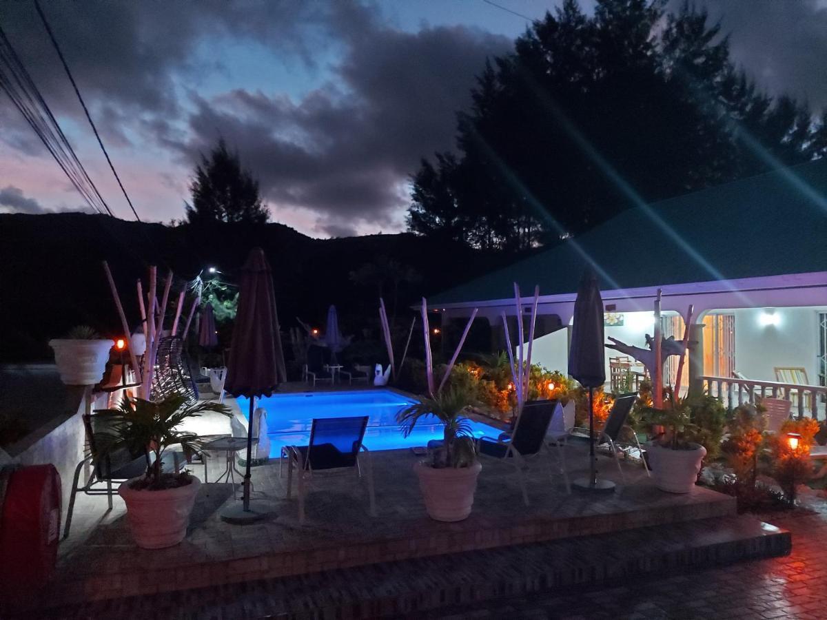 פראסלין Leo'S Petit Villa Annex מראה חיצוני תמונה